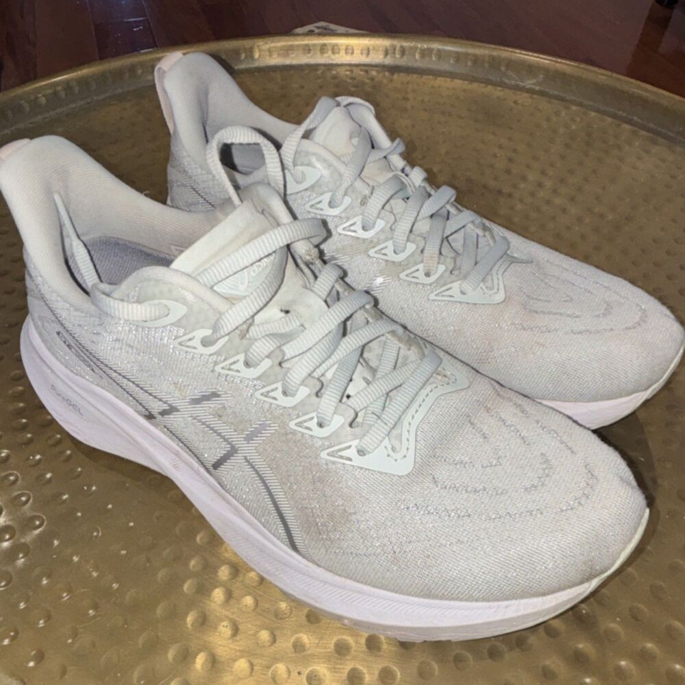 ASICS GT-2000 Womens White Solid Low Top Lace-Up Running Sneakers size 9.5
